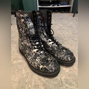 B/W Splatter Dr. Martens 1490